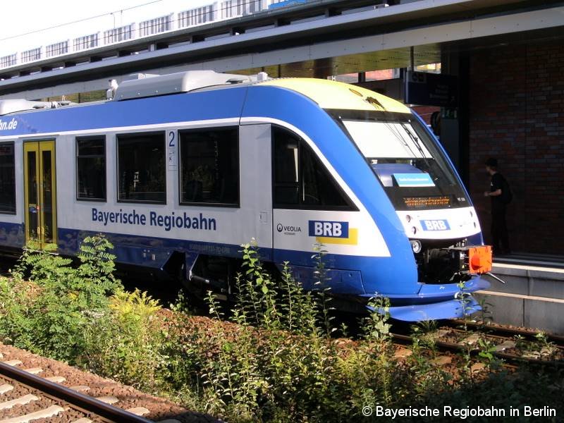 Die Bayerische Regiobahn hilft im Sommer 2009 in Berlin beim S-Bahn-Ersatzverkehr. Ein LINT-Triebwagen in Berlin-Gesundbrunnen.