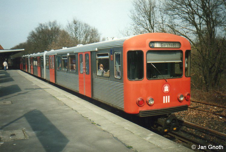 DT3 noch mit alter Front im Frühjahr 1996 in Fuhlsbüttel-Nord.