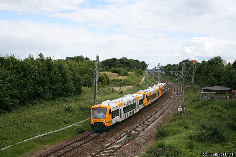 Seit mehreren Jahren fÃ¤hrt die ODEG zum Auftakt der StÃ¶rtebeker-Festspiele mit einem aus ihren Regioshuttlen bestehendem Zug von Berlin-Lichtenberg auf die Insel RÃ¼gen. Am 19. Juni 2010, dem ErÃ¶ffnungstag der StÃ¶rtebeker-Festspiele, sind VT 650.58, VT 650.67 & VT 650.72 als Sonderzug auf dem Weg nach RÃ¼gen und legen sich dabei kurz vor dem Bahnhof Prenzlau in die Kurve.