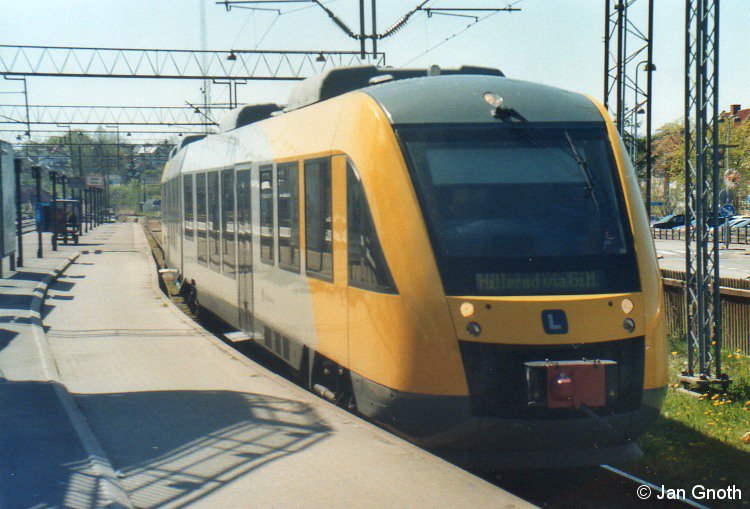 Ein LINT 41 von Lokalbanen steht am 07.05.2016 in Helsingør zur Abfahrt nach Hillerød über Gilleleje bereit.
