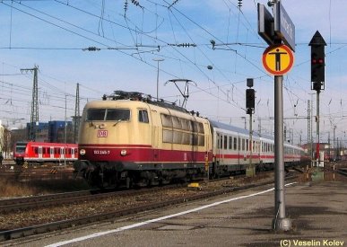 Mit D1280 am Haken passiert 103 245 am 26.01.2008 den Münchner Ostbahnhof. Diese Einsätze sind bereits Geschichte: Im Frühjahr 2009 wird die Lok im ICE-Ersatzverkehr zwischen München und Nürnberg gebraucht.