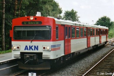 AKN VT2A 67 auf der Fahrt von Ulzburg-Süd nach Norderstedt-Mitte in Haslohfurth.