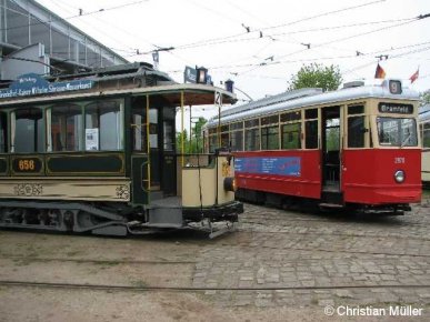 Zwei historische Straßenbahnen auf dem Museumsgelände nahe dem Schönberger Strand. Der rechte im Bild ist am 22.5.2010 für Rundfahretn genutzt worden.
