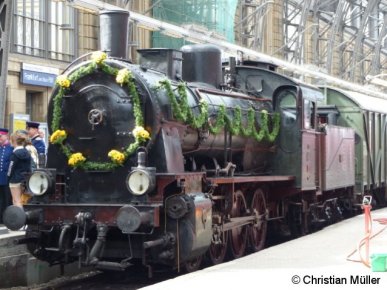 Anlässlich seines 125-jährigen Bestehens ist am 17.08.2013 die preußische G8 im Frankfurter Hauptbahnhof auf Gleis 1 zu Gast.