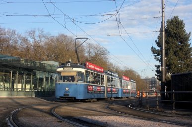Anfang 2014 fahren in München jede Menge P-Wagen! Am 13.01.2014 wurden auf der Linie 21 drei von vier Kurse mit P-Wagen gefahren. Die Aufnahmen entstand am Westfriedhof