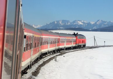 Unterwegs durchs winterliche Allgäu: aufgenommen am 16.02.2015 auf der König-Ludwig-Bahn.