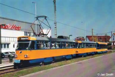 Tatra T4D 2180 am 10.04.2015 am östlichen Endpunkt der Linie 7 in Sommerfeld.