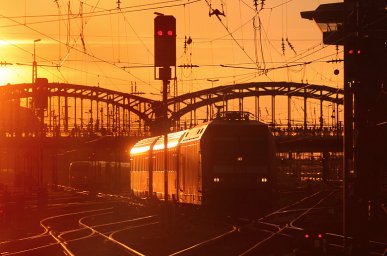 Am Abend des 21.09.2015 erreicht der Münchnen-Nürnberg-Express München Hbf. Nach einer kurzen Wendezeit geht es schon wieder zurück...