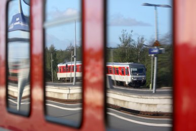SyltShuttlePlus-628er im Bahnhof Niebüll am 15.05.2016.