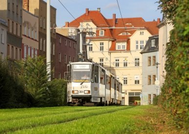 Straßenbahn-Alltag in der Altstadt von Gera, 23.09.2022