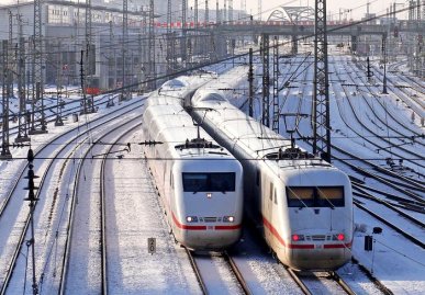 Begegnung zweier ICE-Züge an der Donnersberger Brücke in München, 14.01.2024